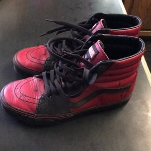 Size 8 Men’s /9.5 Women’s Deadpool Vans Hightops